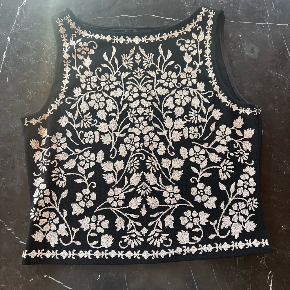 Floral Black and White Women's cartise Top size 8